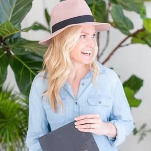 Meet your Posher, Becca